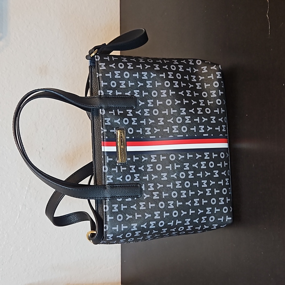 Tommy Hilfigure purse